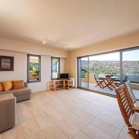 Sealicious Crystal Retreat - The Ultimate Getaway *