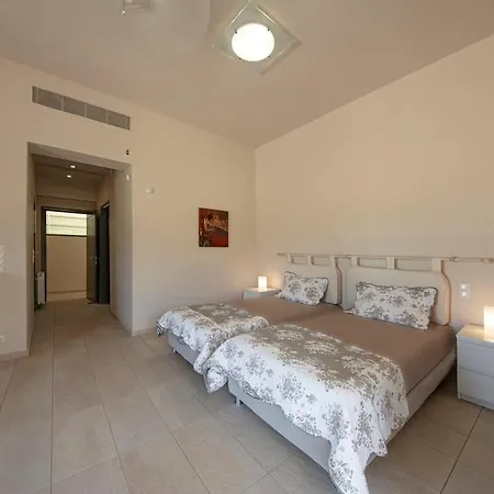 Sealicious Crystal Retreat - The Ultimate Getaway Pefkali