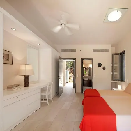 Sealicious Crystal Retreat - The Ultimate Getaway *