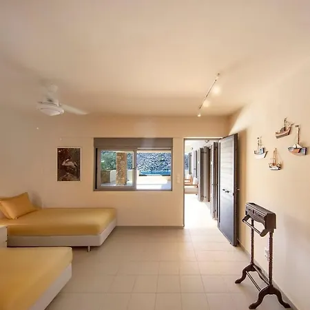 Sealicious Crystal Retreat - The Ultimate Getaway Pefkali