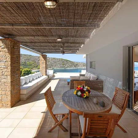 Sealicious Crystal Retreat - The Ultimate Getaway *