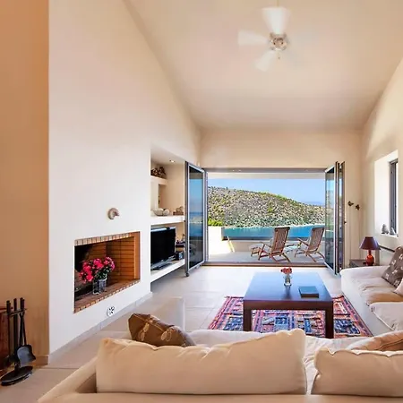 Sealicious Crystal Retreat - The Ultimate Getaway Villa *