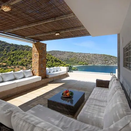 Sealicious Crystal Retreat - The Ultimate Getaway Pefkali